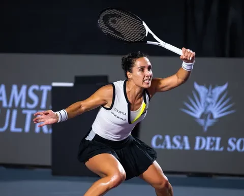 Trevisan knocks out top seed Jabeur in Guadalajara; Azarenka advances