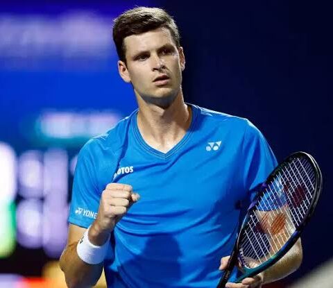 Hubert Hurkacz close in on title defence after ousting Tomas Machac in Marseille