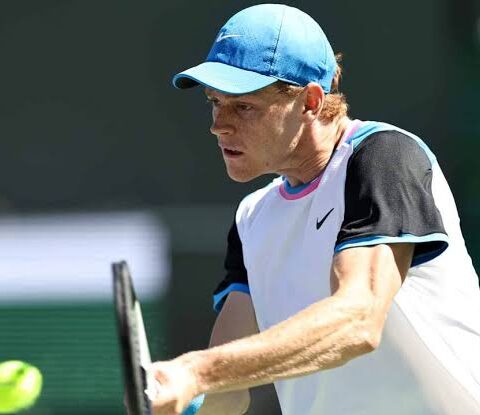 Miami Open: Sinner, De Minuar advance as Murray, Rune bow out