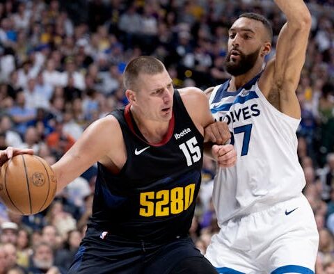 Nikola Jokic scores 40 points, giving the Nuggets a 3-2 lead against the Wolves.