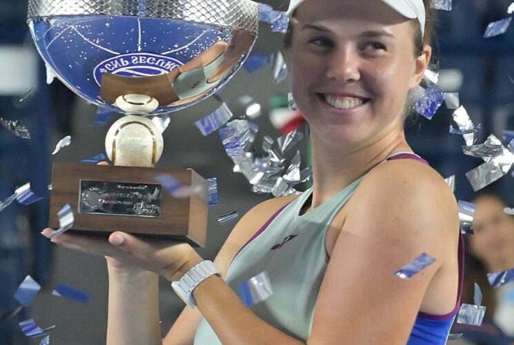 Noskova defeats Sun to win first WTA singles title