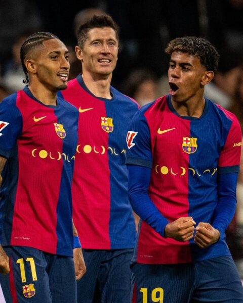 Barca humbles Madrid 4-0, breaks Bernabeu jinx