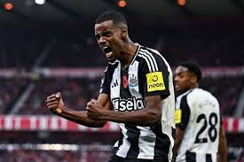 Alexander Isak responds to Arsenal transfer rumours amid uncertainty with Newcastle
