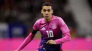 ‘I can’t give the fans a Christmas present’ – Jamal Musiala gives update on Bayern Munich contract talks 