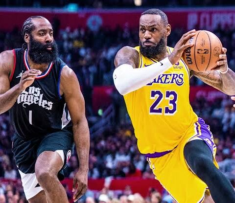 Lebron Leads Lakers to Thrashing Win Over Clippers