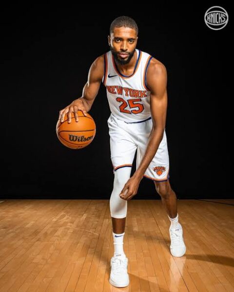 Mikel Bridges Beats Buzzer to Lift Knicks Over Blazers