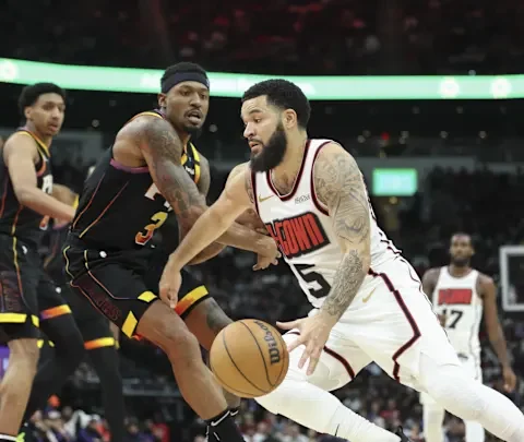 Rockets Blast Off: Houston Dominates Suns 148-109