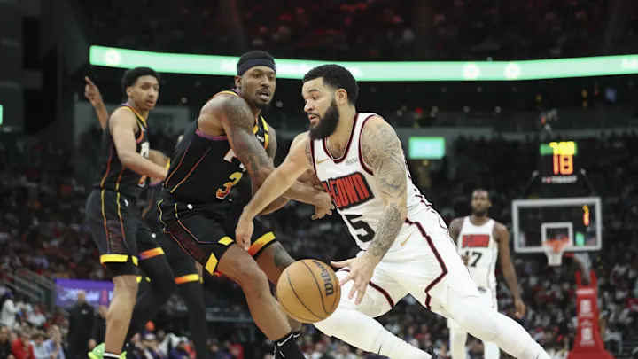 Rockets Blast Off: Houston Dominates Suns 148-109