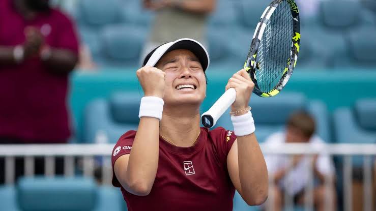 Filipino wildcard shocks Swiatek, set semifinal clash with Pegula at Miami Open