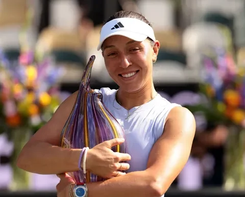 Pegula beats Kenin to win Charleston Open title