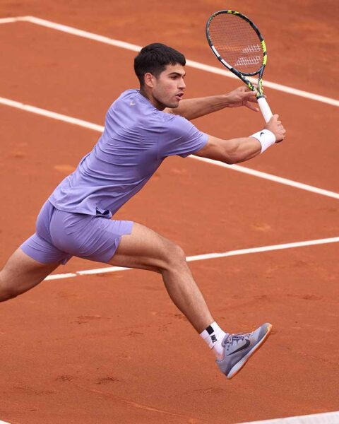 Alcaraz defeats Quinn in straight sets in Barcelona opener