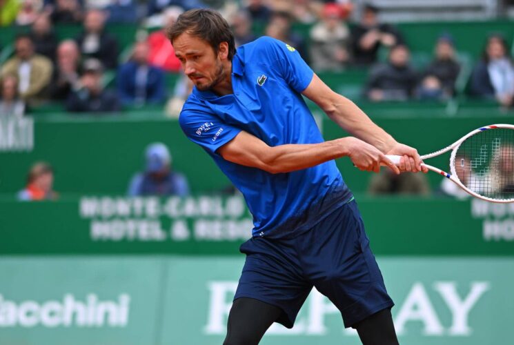 Medvedev overcomes Khachanov to.enter second round in Monte Carlo