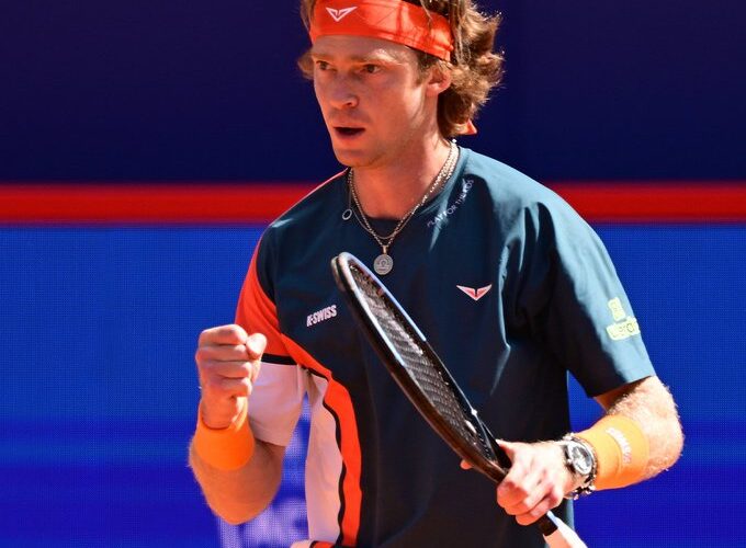 Rublev overcomes Darderi to reach the last four at Hamburg Open