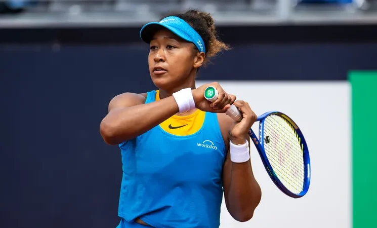 Osaka recovers from the brink of defeat to advance in Rome