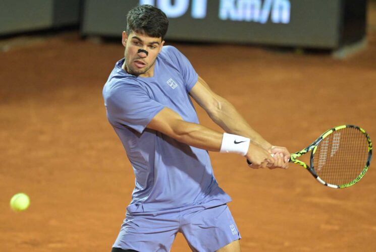 Alcaraz moves into fourth round with victory over Djere in Rome