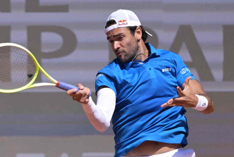 Berrettini beats Fearnley on home return to reach next round in Rome