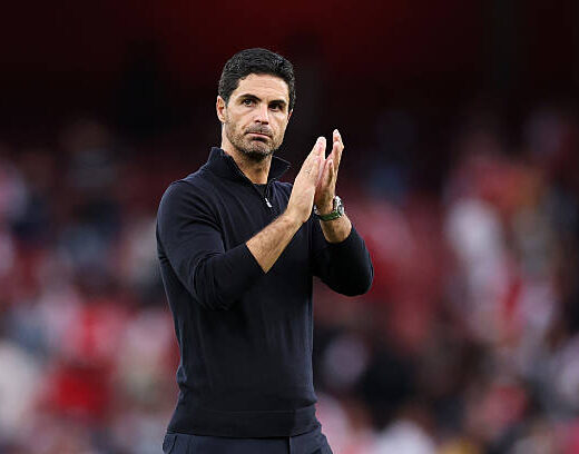 LONDON, ENGLAND – AUGUST 06: Mikel Arteta, Manager of Arsenal, applauds the fans following the pre-season friendly match between Arsenal and Villarreal at Emirates Stadium on August 06, 2025 in London, England. (Photo by Justin Setterfield/Getty Images)